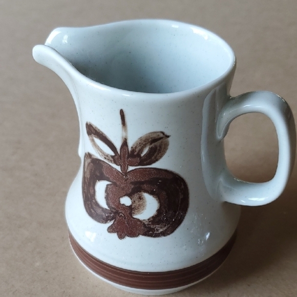 Winterling Rustic White and Brown Ceramic Pitcher with Apple Design RARE - Picture 3 of 4
